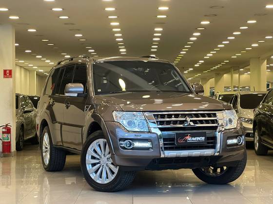 MITSUBISHI PAJERO FULL 3.8 HPE 4X4 V6 24V GASOLINA 4P AUTOMÁTICO MITSUBISHI PAJERO FULL 3.8 HPE 4X4 V6 24V GASOLINA 4P AUTOMÁTICO